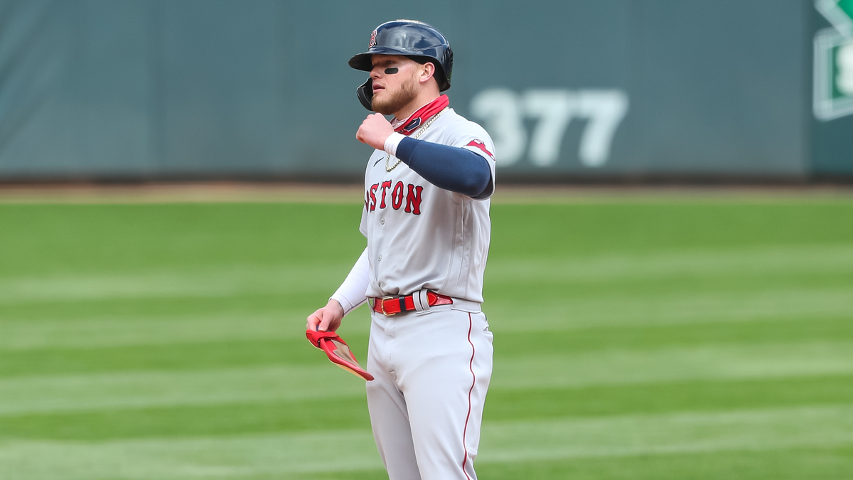 Watch: Alex Verdugo explained to fans in the stands how he approaches  hitting