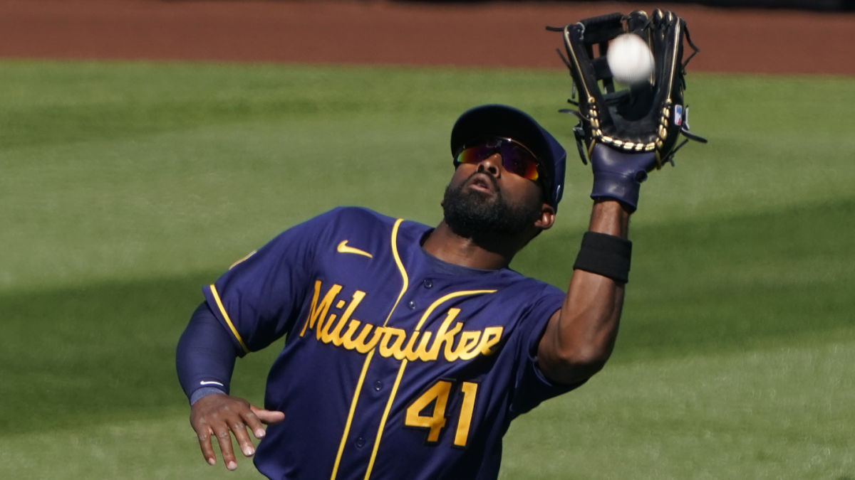 Watch Jackie Bradley Jr. Make First Highlight-Reel Play With Brewers