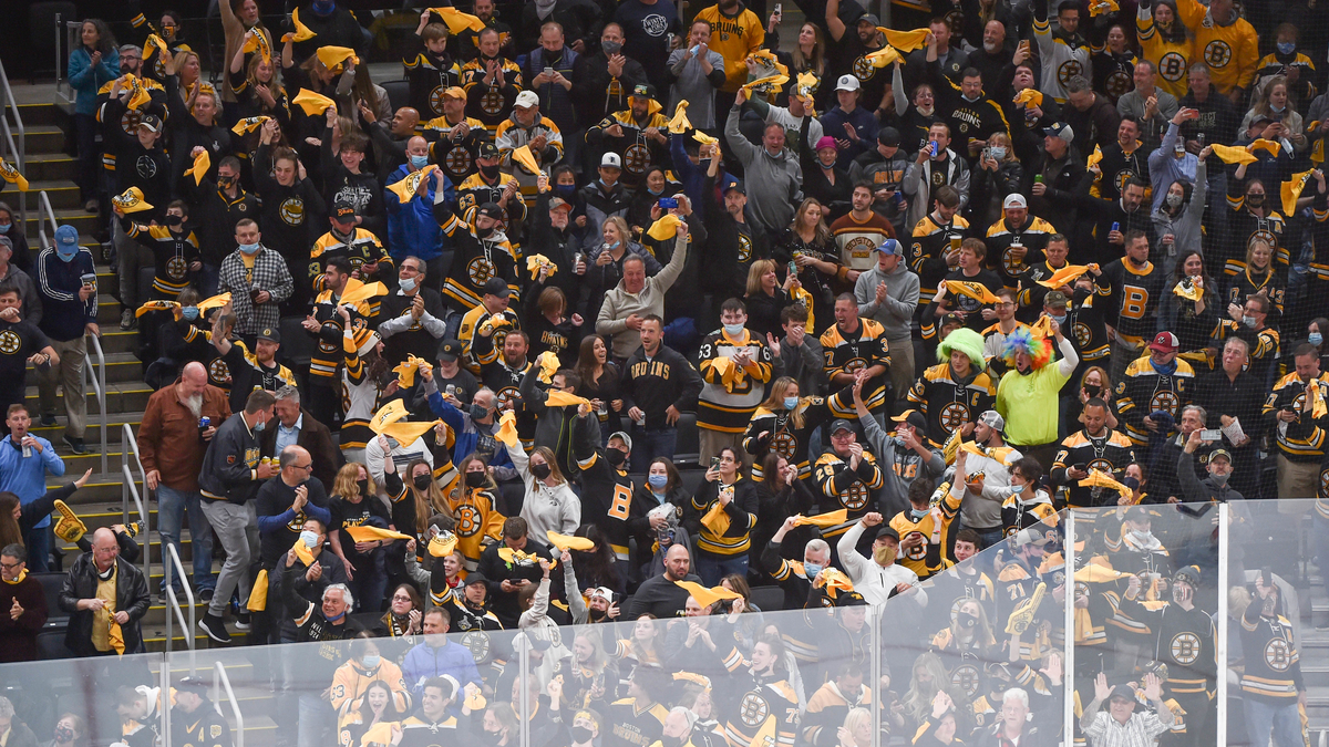 Hoyt Family Hypes Up Packed TD Garden Ahead Of Bruins-Islanders