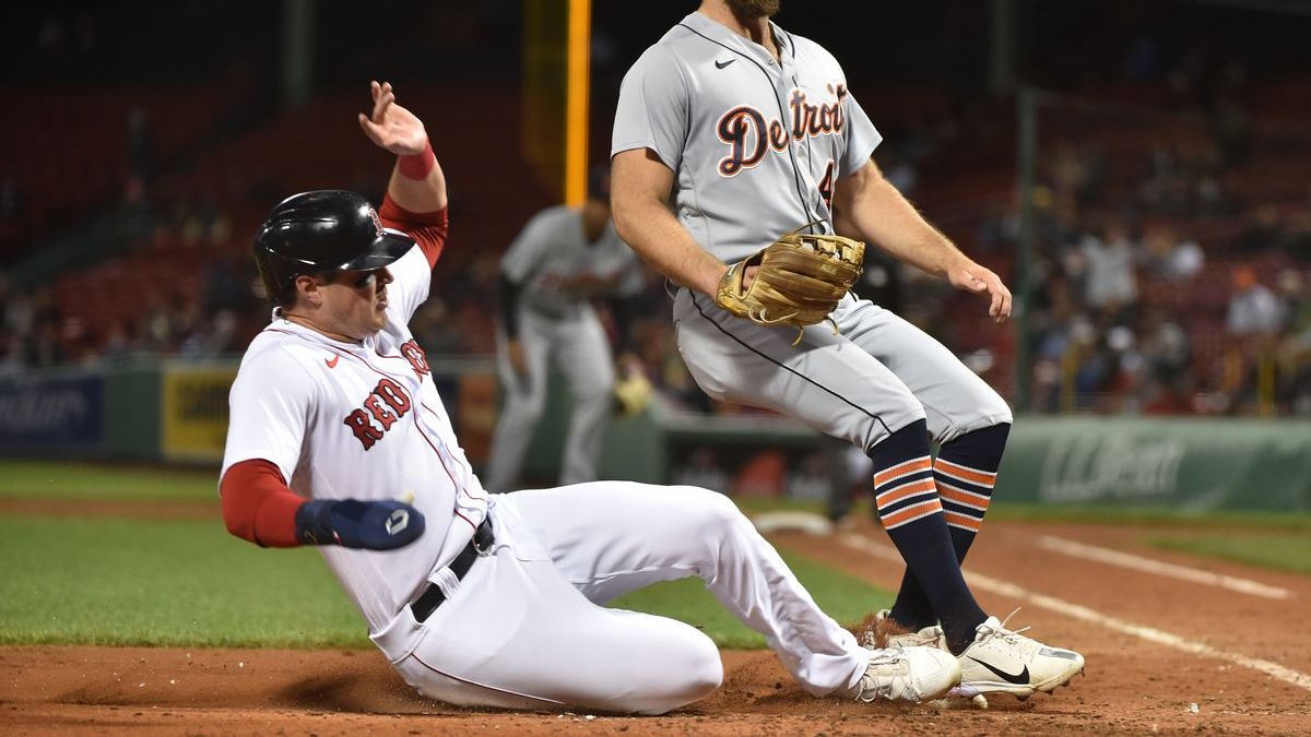 Watch Hunter Renfroe Slam 100th Home Run Of Career In Red Sox-Tigers