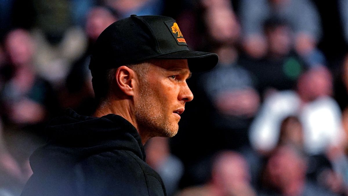 Earl Thomas Comes Up With Crazy Interception After