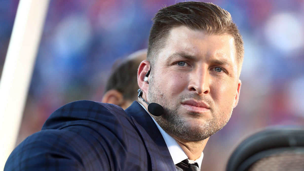 Jaguars sign Tim Tebow to one-year contract as tight end 