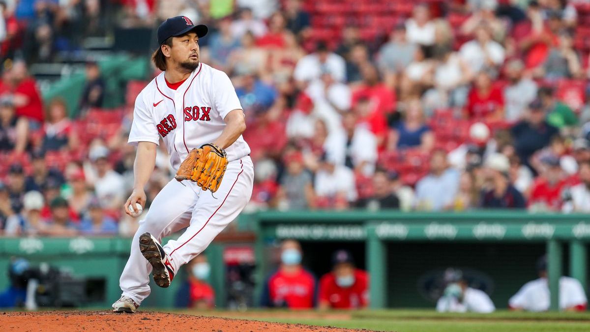 Red Sox notes: Hirokazu Sawamura suits up for first bullpen session