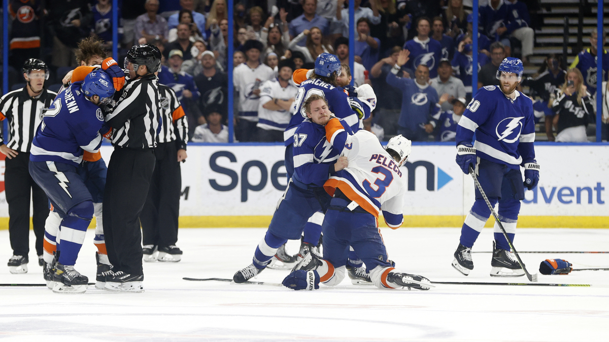 Islanders Player Avoids Naked Cameo During John Tavares