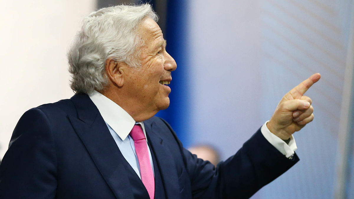 Patriots owner Robert Kraft one of 12 Pro Football Hall of Fame