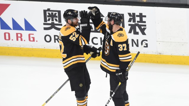 NHL rumors: Bruins free agent Sean Kuraly to join Blue Jackets