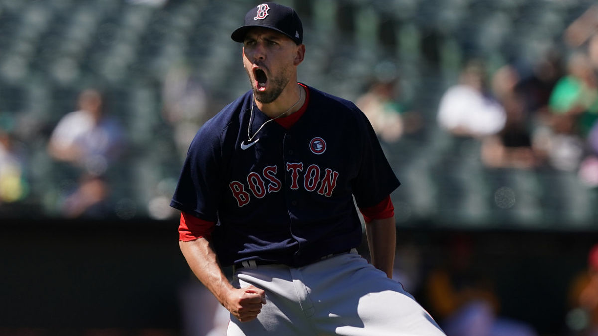 Boston Red Sox sign closer Matt Barnes to 2-year, $18.75 million contract  extension; deal includes club option for 2024 