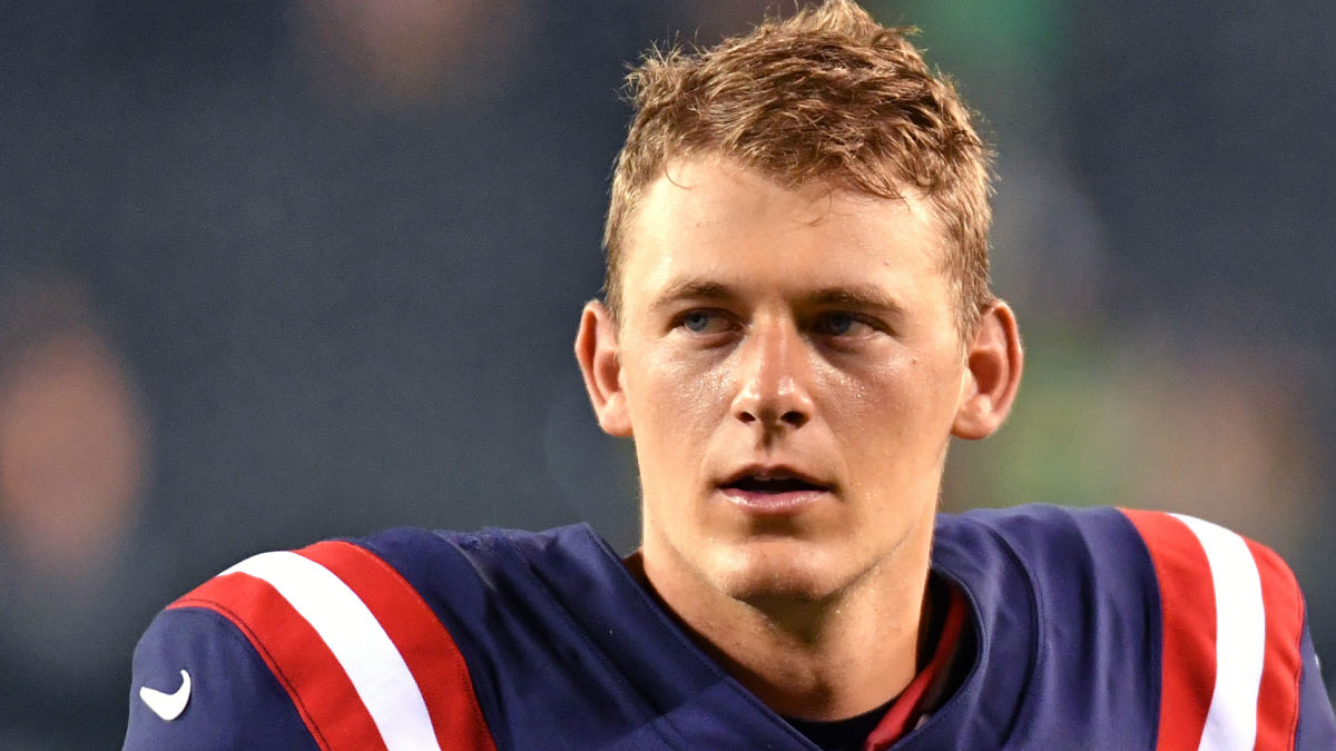 Patriots QB Mac Jones explains why he winked at the Dolphins