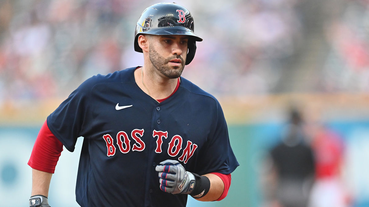 J.D. Martinez hits 3-run homer in 10th, Red Sox beat Indians 5-3