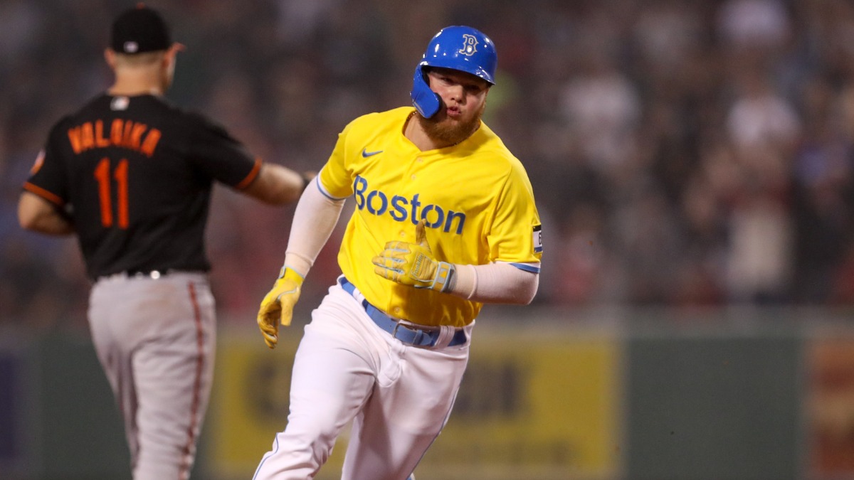 alex verdugo yellow jersey