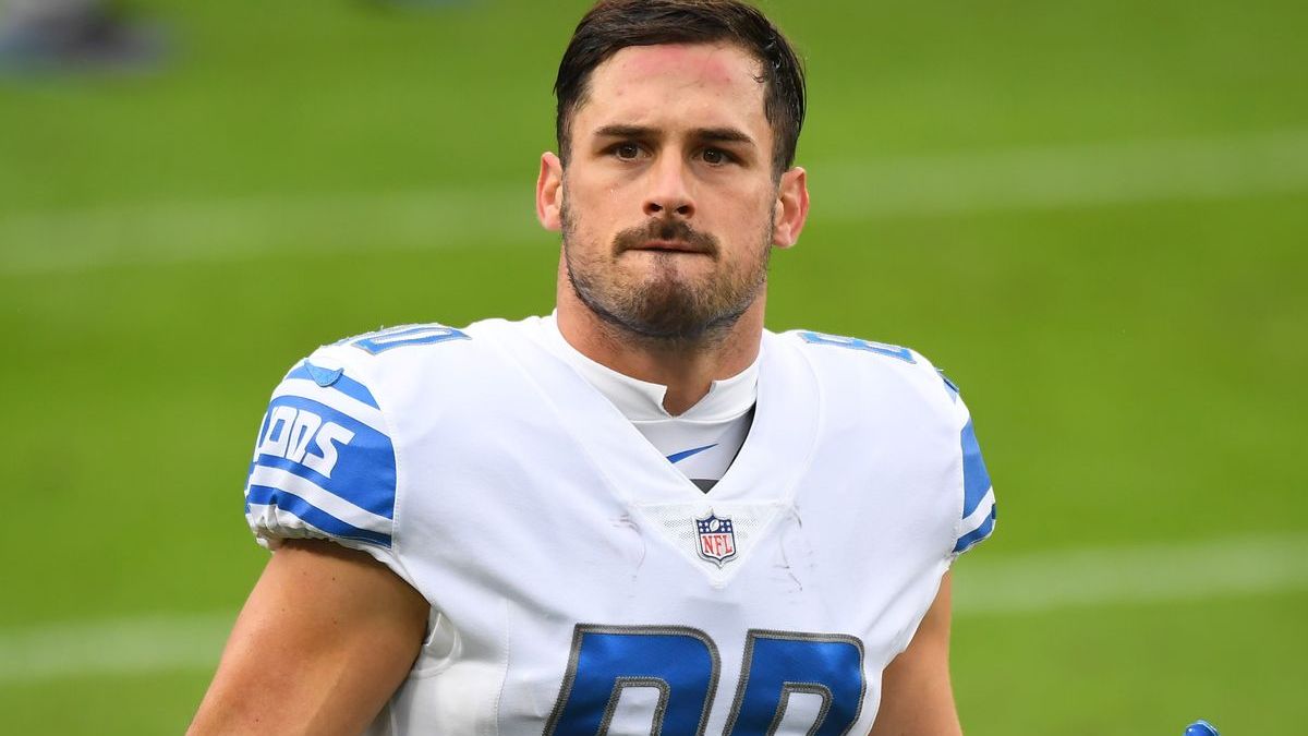 Former Patriots WR Danny Amendola Signs With Houston Texans - CBS