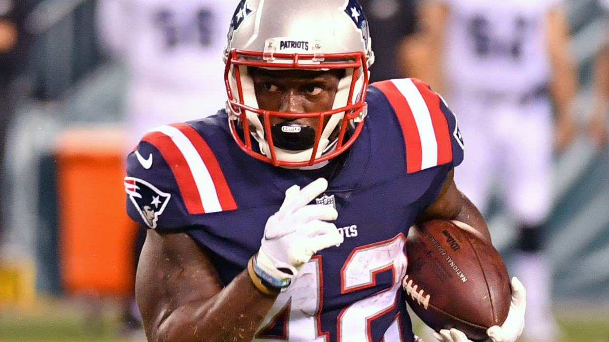 Patriots roster battles beyond QB: Quinn Nordin falters, J.J. Taylor keeps  making plays at RB 