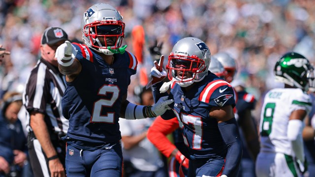 New England Patriots defensive backs Jalen Mills and J.C. Jackson