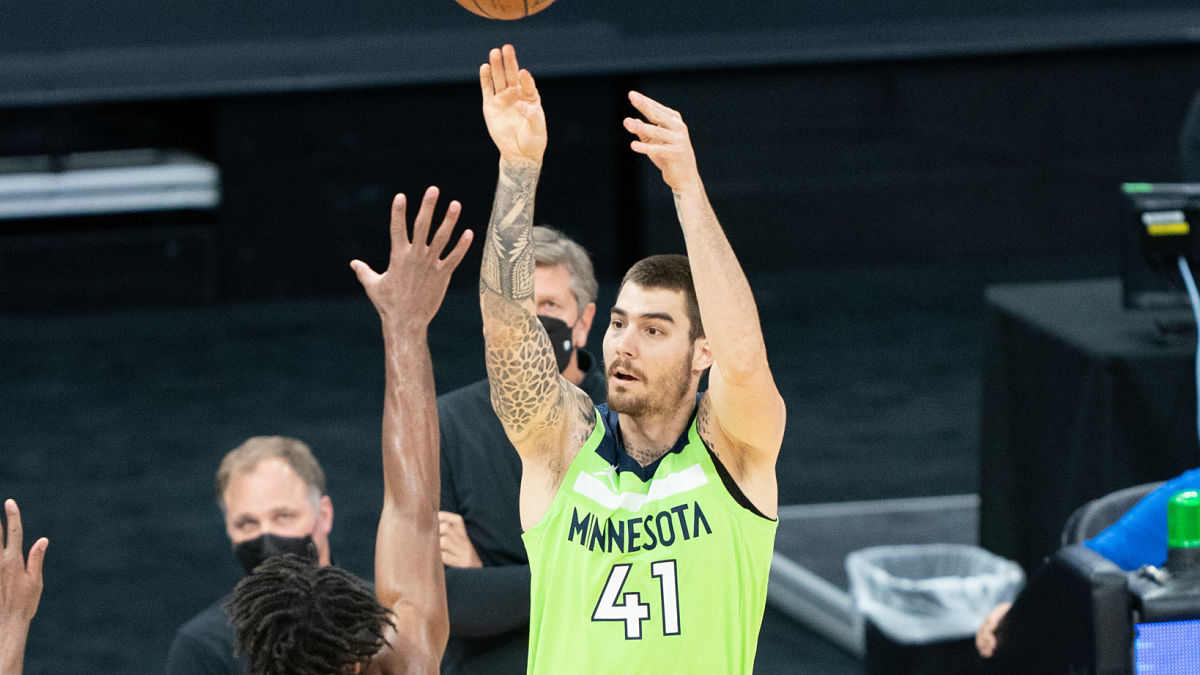 Grizzlies agree to trade Juancho Hernangomez to Celtics for Kris