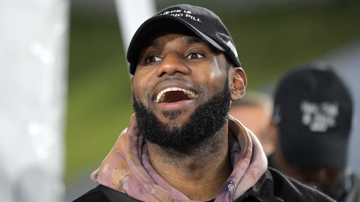 LeBron James says offers from Cowboys and Seahawks had his 'blood flowing', LeBron James