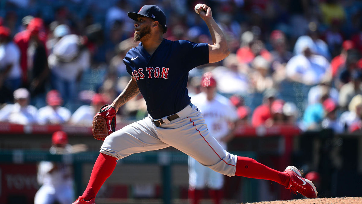 Darwinzon Hernandez 'Feels Close To 100 Percent,' Could Return 'Soon'