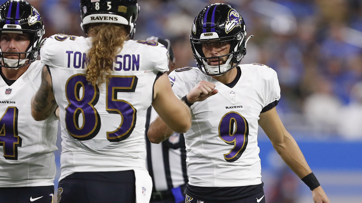 Justin Tucker bounces NFL-record 66-yard field goal off crossbar