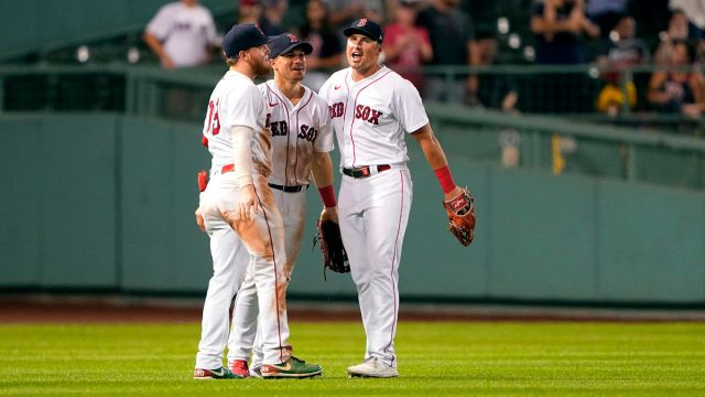 Kiké Hernandez out of Red Sox lineup due to sickness, team hopeful it's not  virus-related