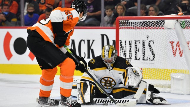Boston Bruins goalie Jeremy Swayman, Philadelphia Flyers forward James van Riemsdyk