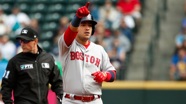 Red Sox' Rafael Devers battling through forearm discomfort against Rays -  The Boston Globe