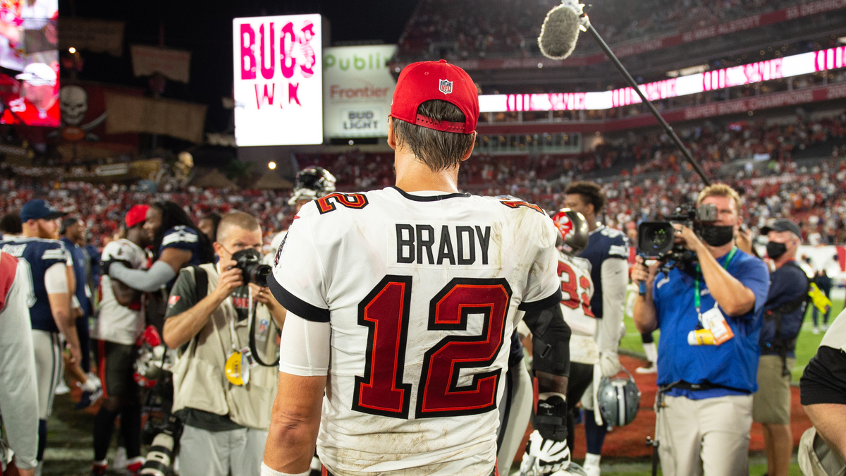 Tom Brady hypes Buccaneers-Patriots game with homecoming video