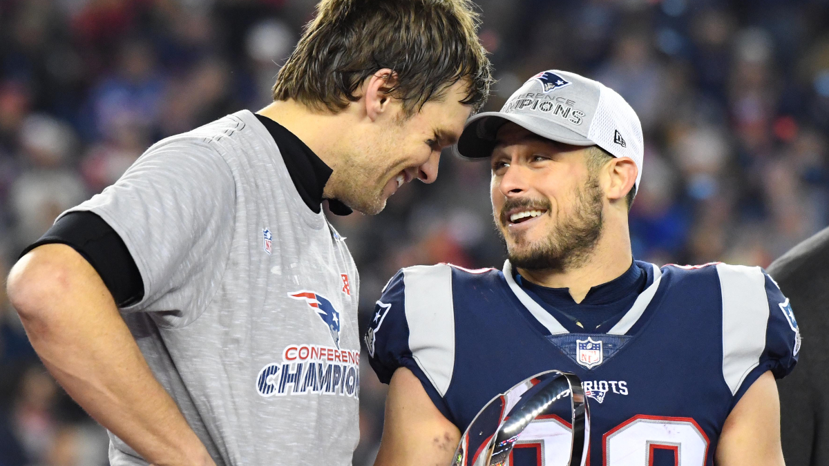 Watch Tom Brady’s Ex-Patriots Teammates Salute QB In Emotional Video