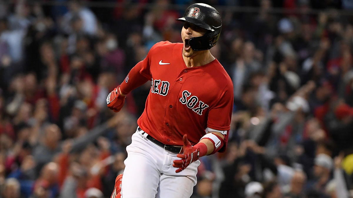 Hernandez hits walk-off sac fly to send Red Sox to ALCS