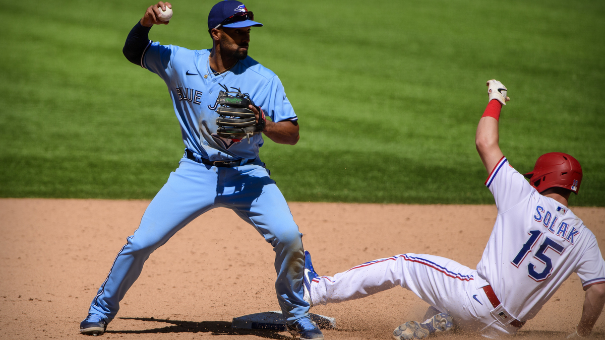 Blue Jays infielder Marcus Semien wins Gold Glove at second base