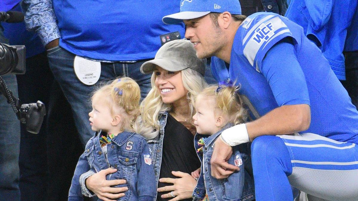 Matthew Stafford's wife threw a pretzel at 49ers fan on Monday night