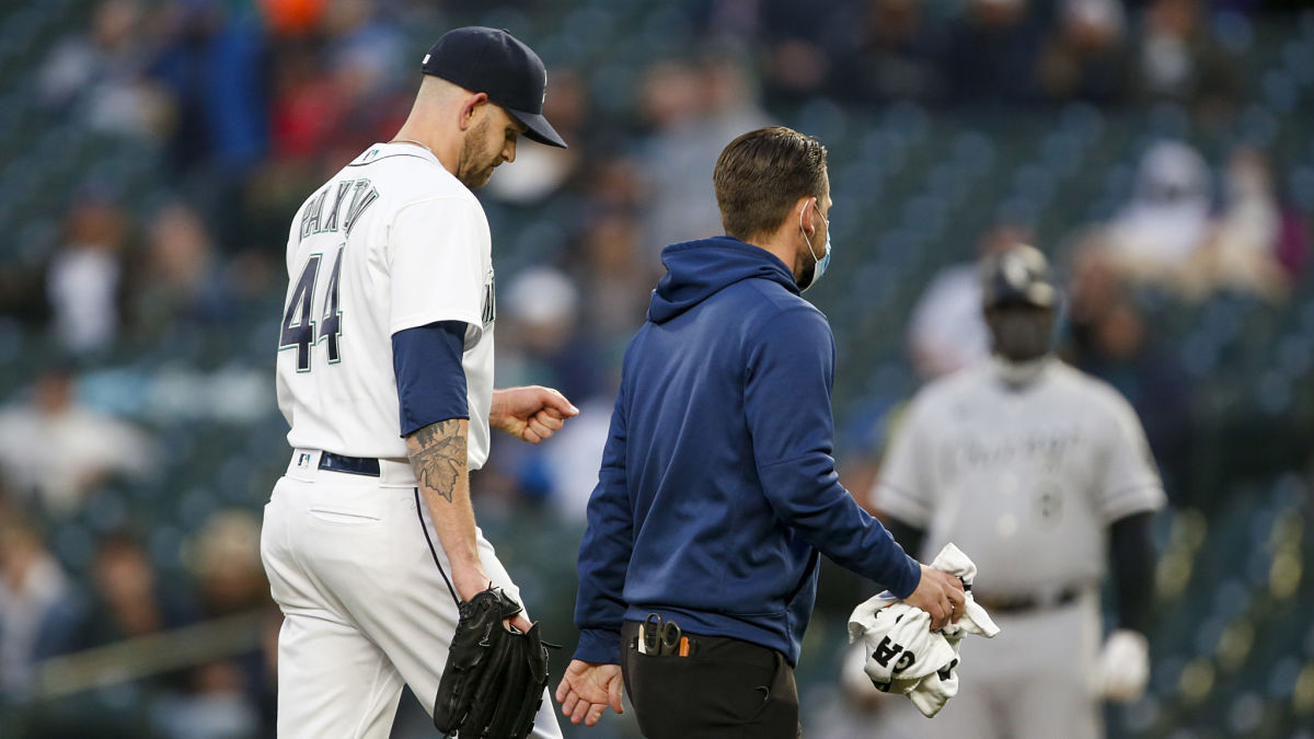 James Paxton returns to Red Sox, exercising $4M player option for 2023 
