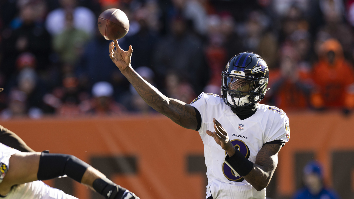 Lamar Jackson Injury: Ravens QB Carted Off After Hurting Ankle