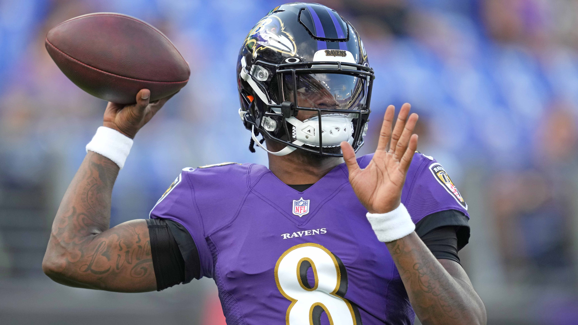 Lamar Jackson exits Ravens-Browns game after getting carted off with ankle  injury in first half 