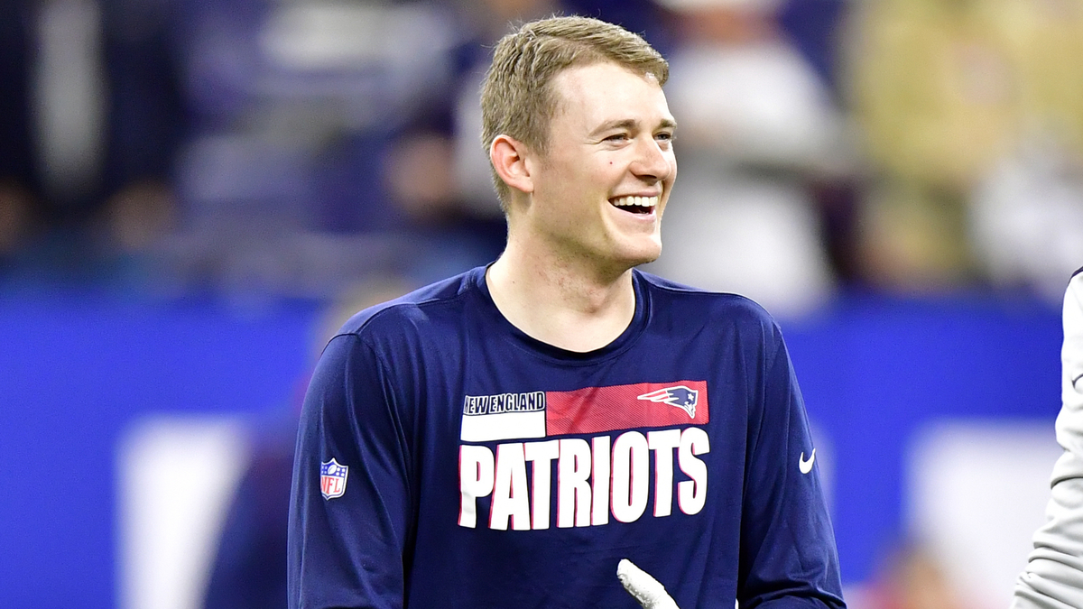 Chandler Jones Thanks Robert Kraft, Patriots; Ex-Teammates Tweet