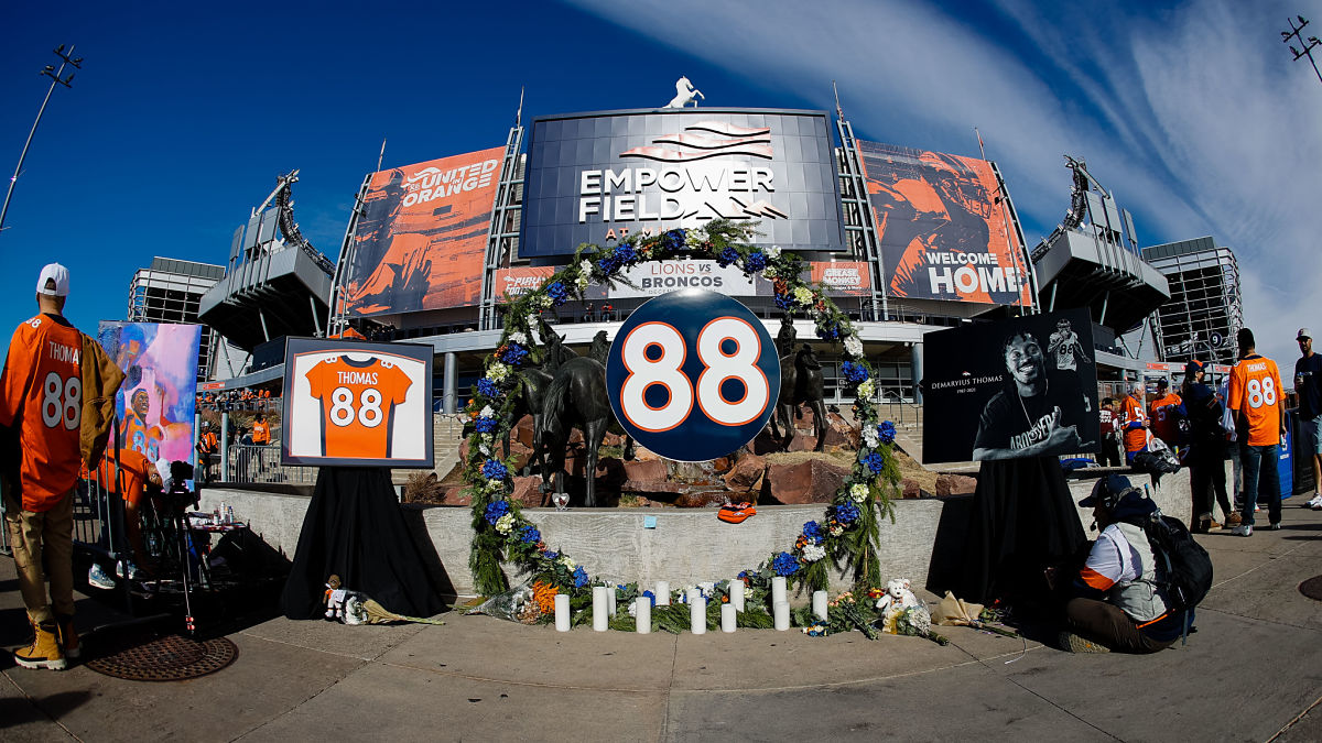 Denver Broncos Honor Demaryius Thomas During Lions Game