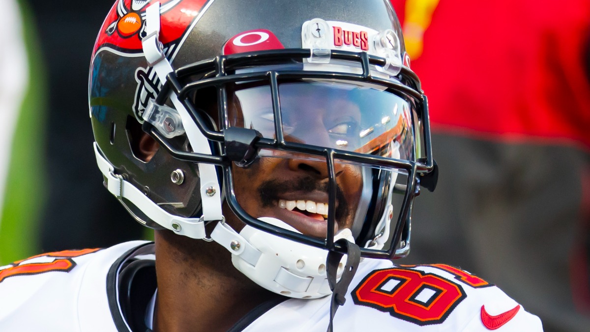 Why Antonio Brown Will Root for Tampa Bay Buccaneers in the Playoffs -  InsideHook