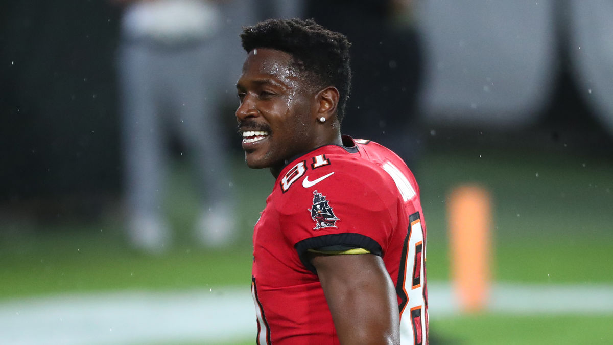 Bruce Arians (Kinda) Gives Update On Antonio Brown's Buccaneers Status