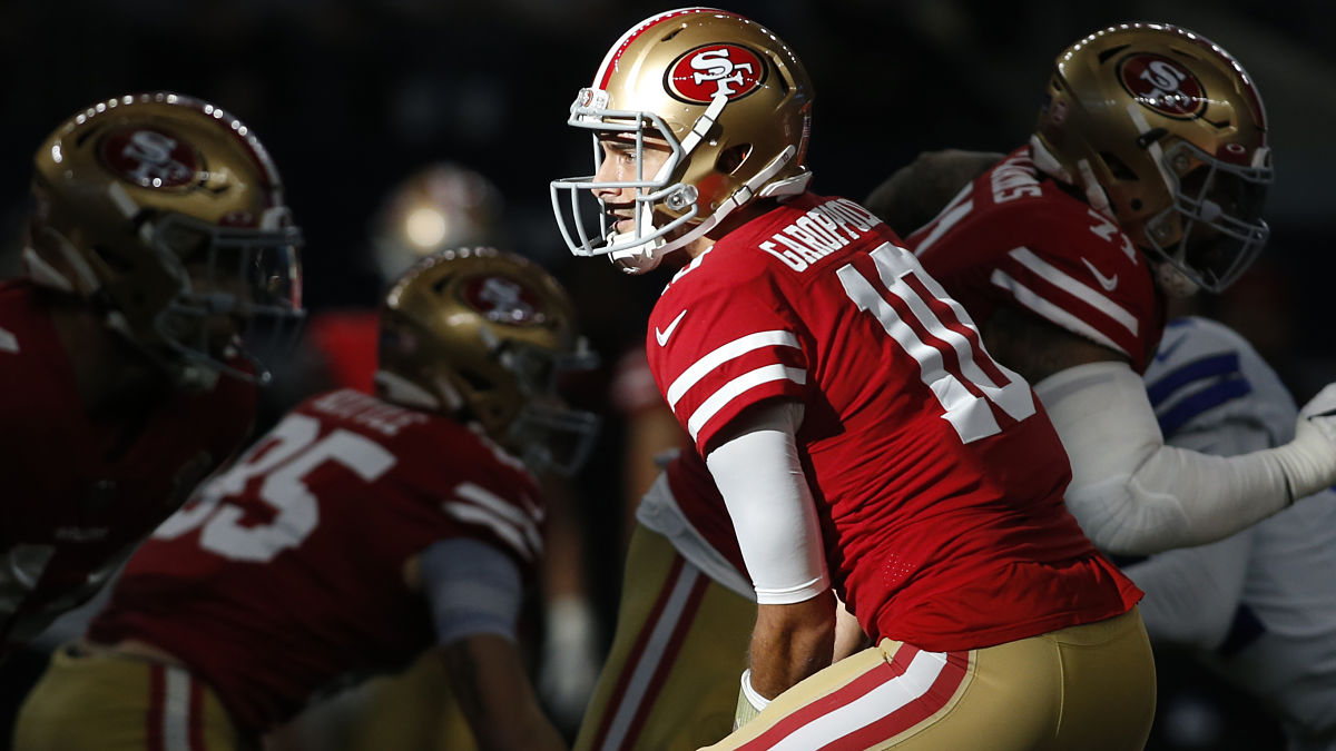 Report: 49ers bulk up offensive line for Garoppolo