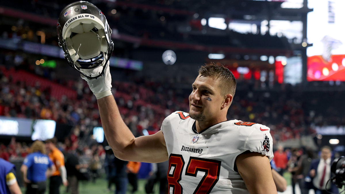 Buccaneers reserve TE jokes he'll give Rob Gronkowski the No. 87 jerseyfor  $1 million