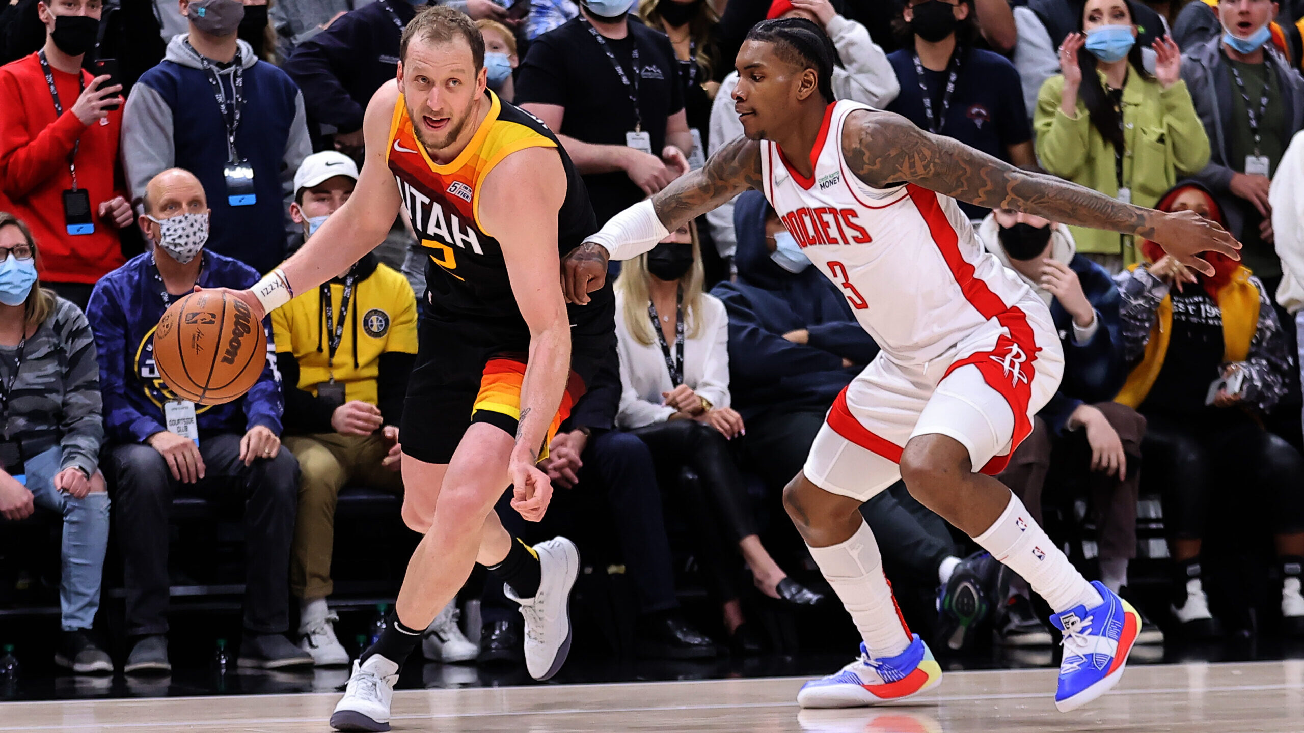Joe Ingles Leaves Early vs. Timberwolves, Scheduled for MRI Monday