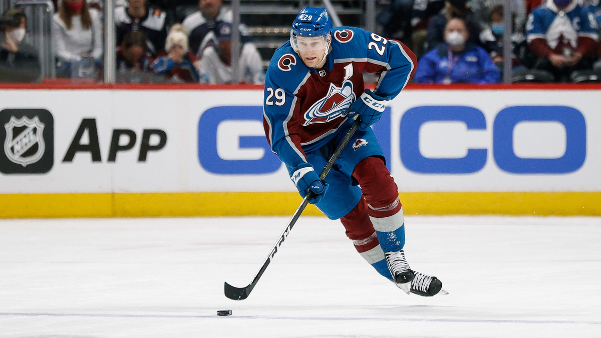Nathan MacKinnon Has Facial Fracture, May Miss All-Star Game