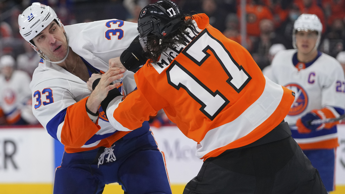 Zdeno Chara Fights Zack MacEwen, Makes Sure He’s OK Afterward