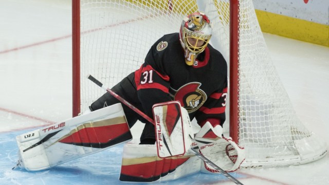 Ottawa Senators goalie Anton Forsberg