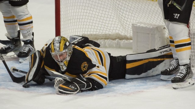 Boston Bruins goaltender Jeremy Swayman