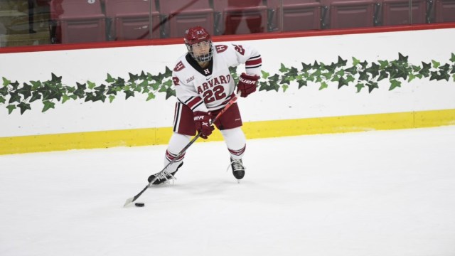 Harvard women's hockey forward Shannon Hollands