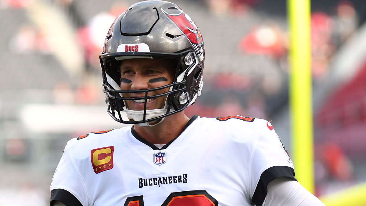 Tom Brady In A Buccaneers Jersey? QB's Odd Move Joins NFL, 51% OFF