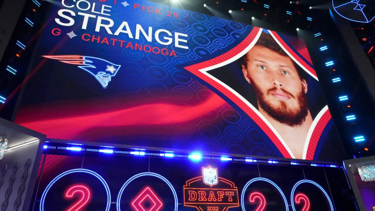 Patriots Draft Guard Cole Strange