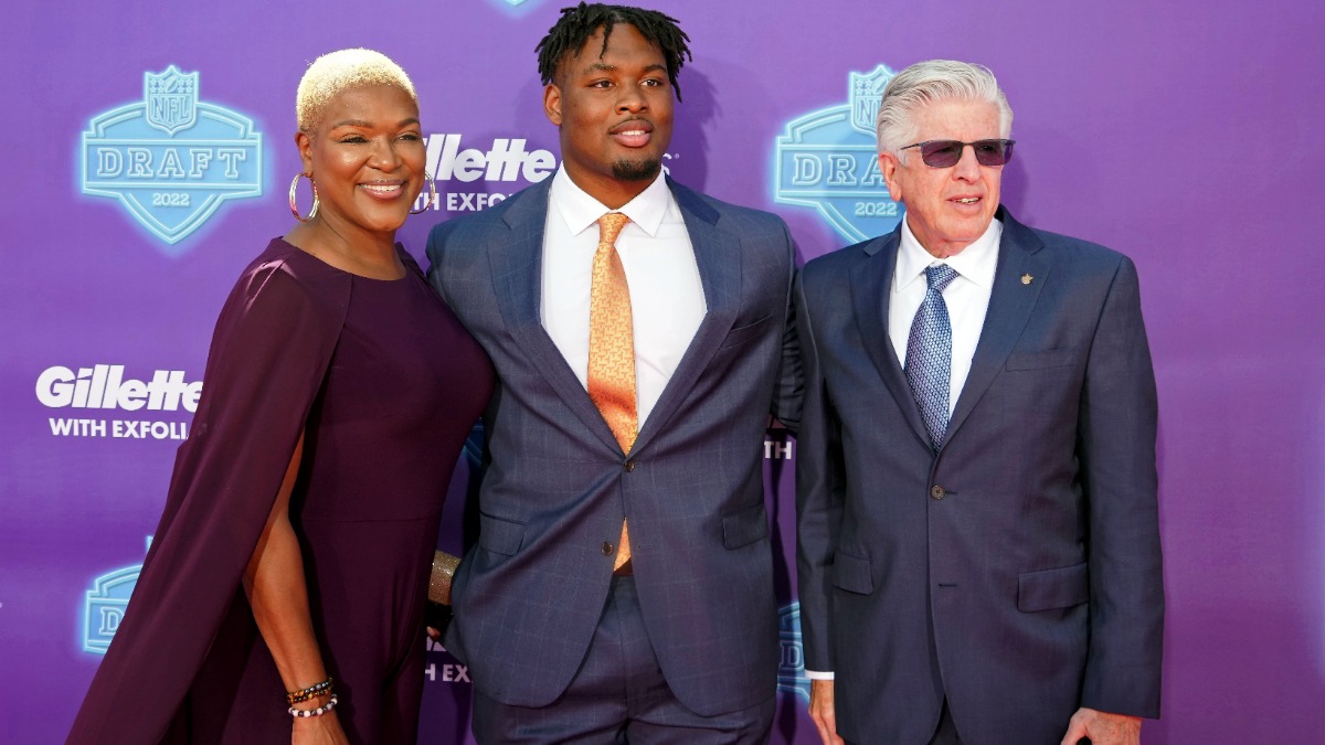 Los Angeles Chargers NFL Draft Picks & Grades 2022: Zion Johnson