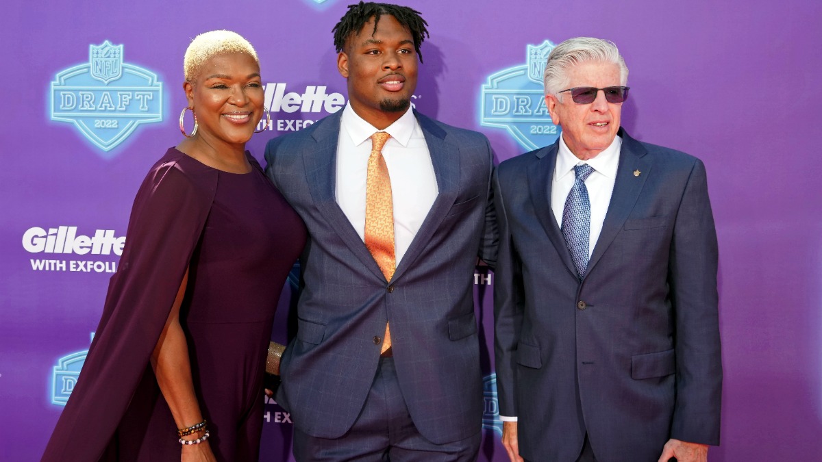 Zion Johnson: From Cybersecurity To LA Chargers First-round