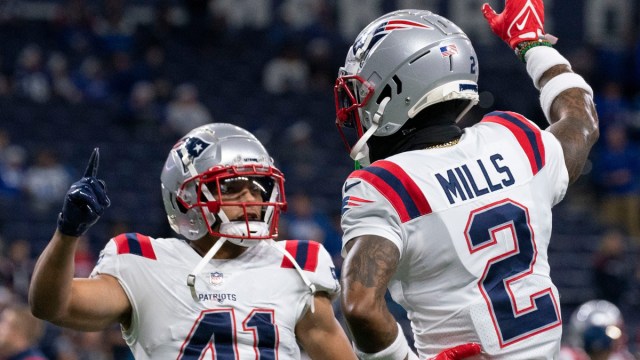 New England Patriots cornerbacks Jalen Mills and Myles Bryant