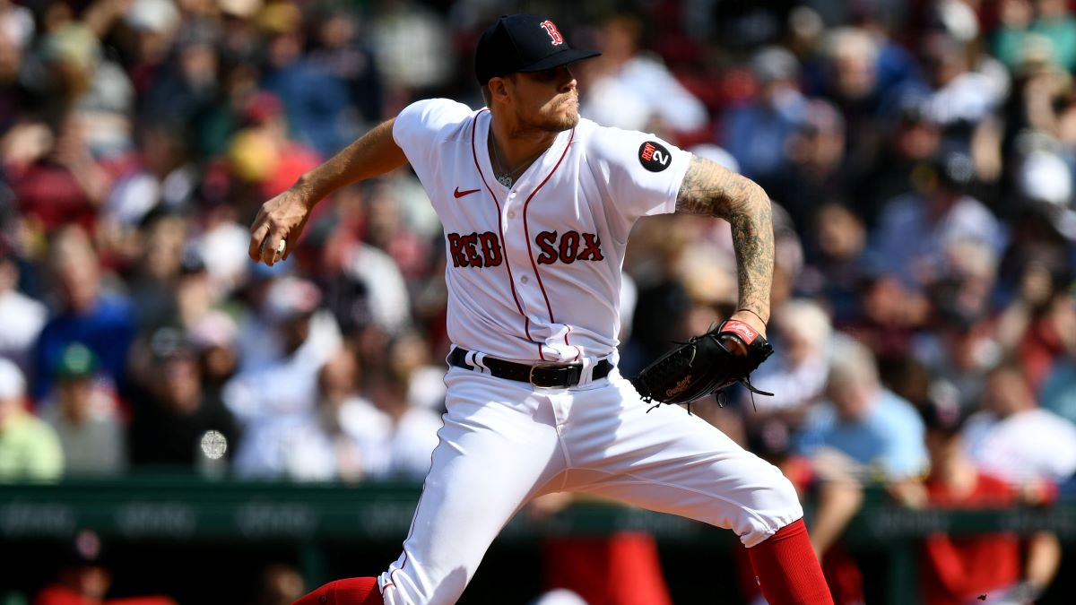 Red Sox manager Alex Cora delivers positive Tanner Houck update after  frightening head injury